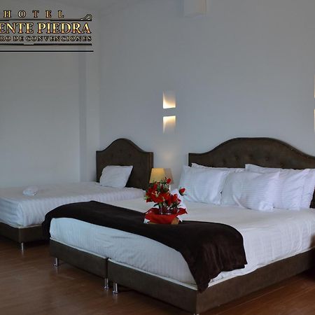 Hotel Puente Piedra บียาเดเลย์บา ภายนอก รูปภาพ