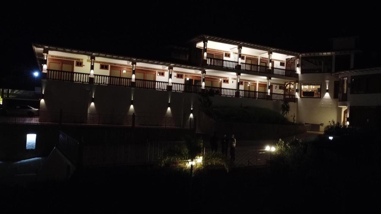 Hotel Puente Piedra บียาเดเลย์บา ภายนอก รูปภาพ