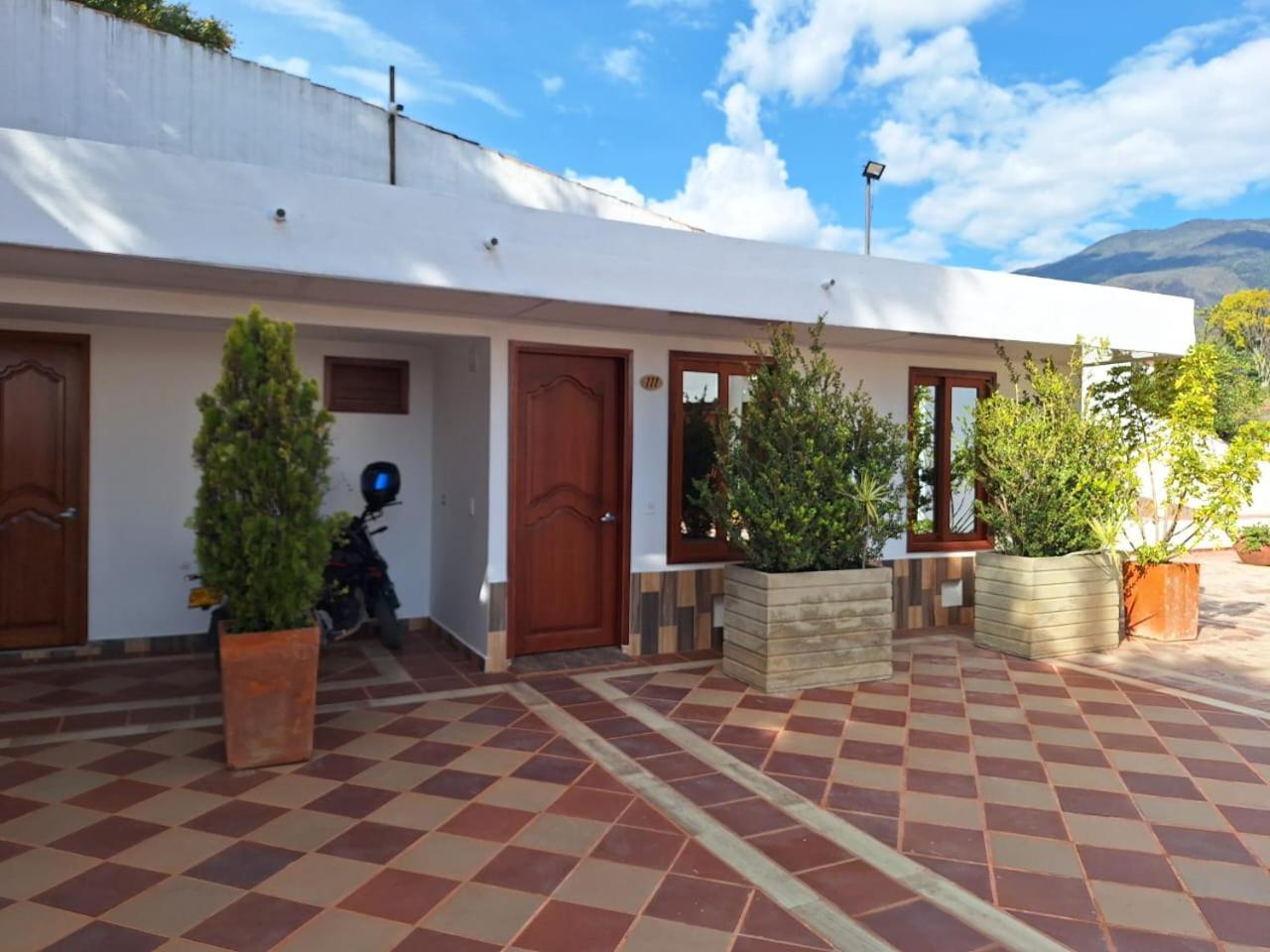 Hotel Puente Piedra บียาเดเลย์บา ภายนอก รูปภาพ