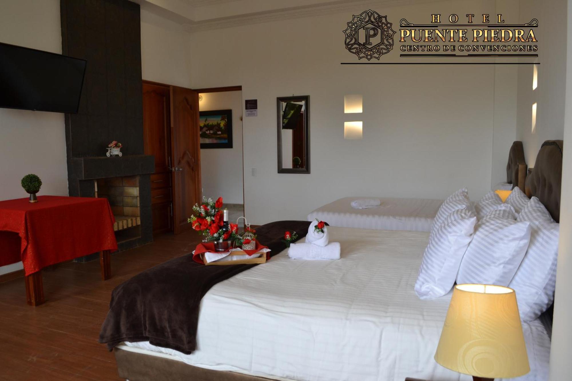 Hotel Puente Piedra บียาเดเลย์บา ภายนอก รูปภาพ