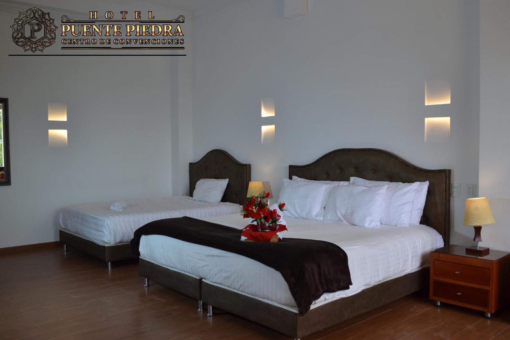 Hotel Puente Piedra บียาเดเลย์บา ภายนอก รูปภาพ