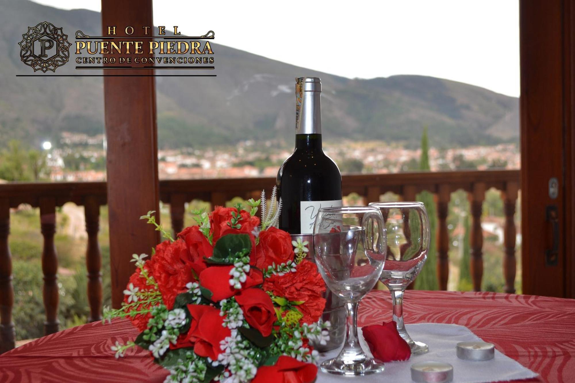 Hotel Puente Piedra บียาเดเลย์บา ภายนอก รูปภาพ