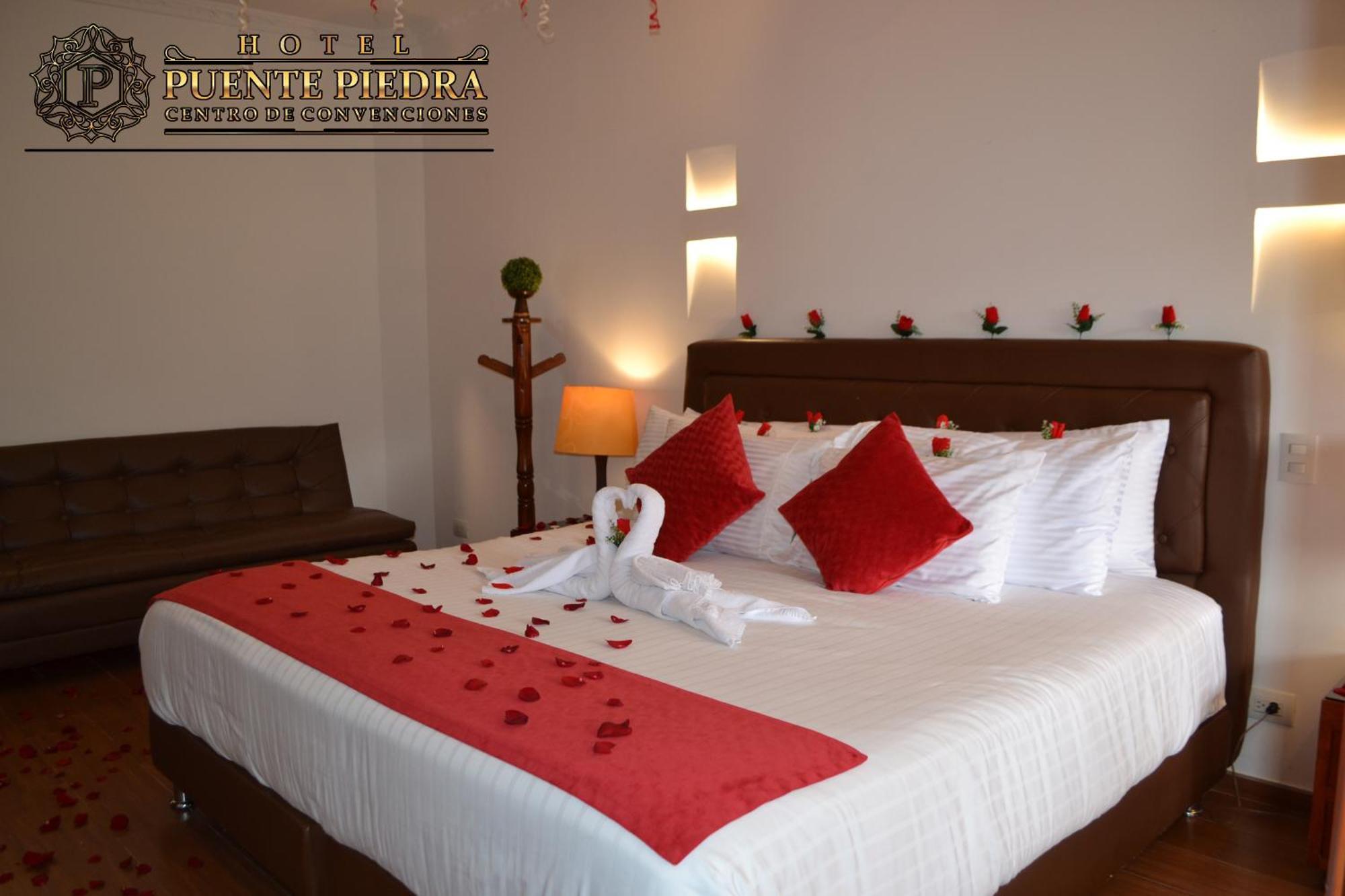 Hotel Puente Piedra บียาเดเลย์บา ภายนอก รูปภาพ