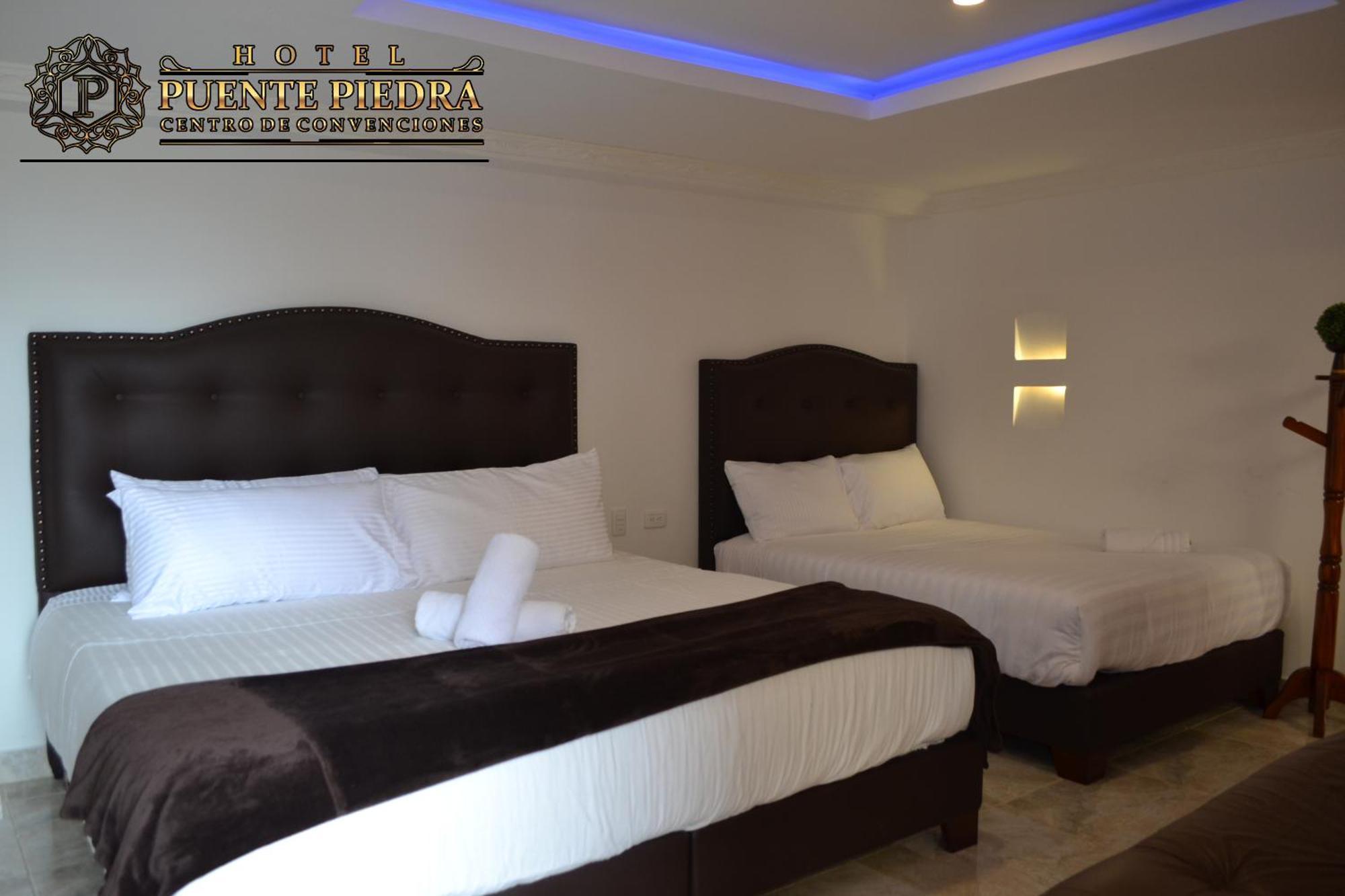 Hotel Puente Piedra บียาเดเลย์บา ภายนอก รูปภาพ