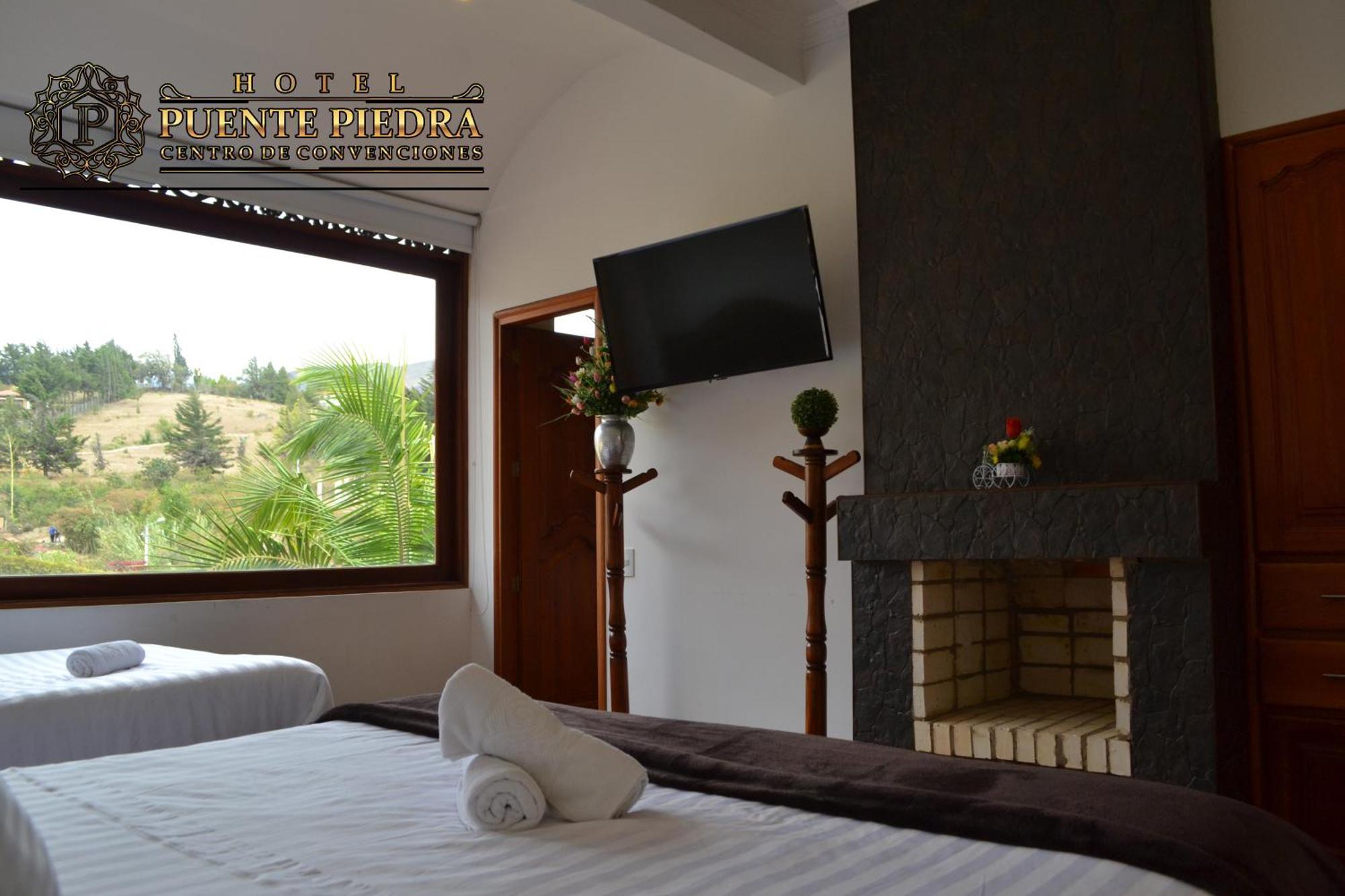 Hotel Puente Piedra บียาเดเลย์บา ภายนอก รูปภาพ