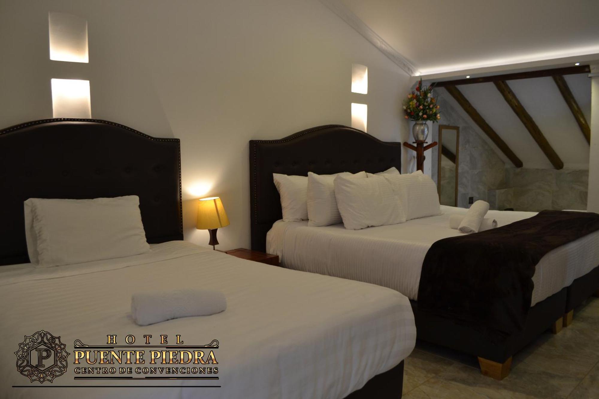 Hotel Puente Piedra บียาเดเลย์บา ภายนอก รูปภาพ
