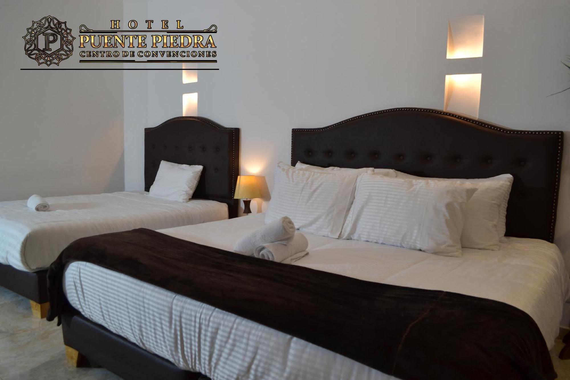 Hotel Puente Piedra บียาเดเลย์บา ภายนอก รูปภาพ