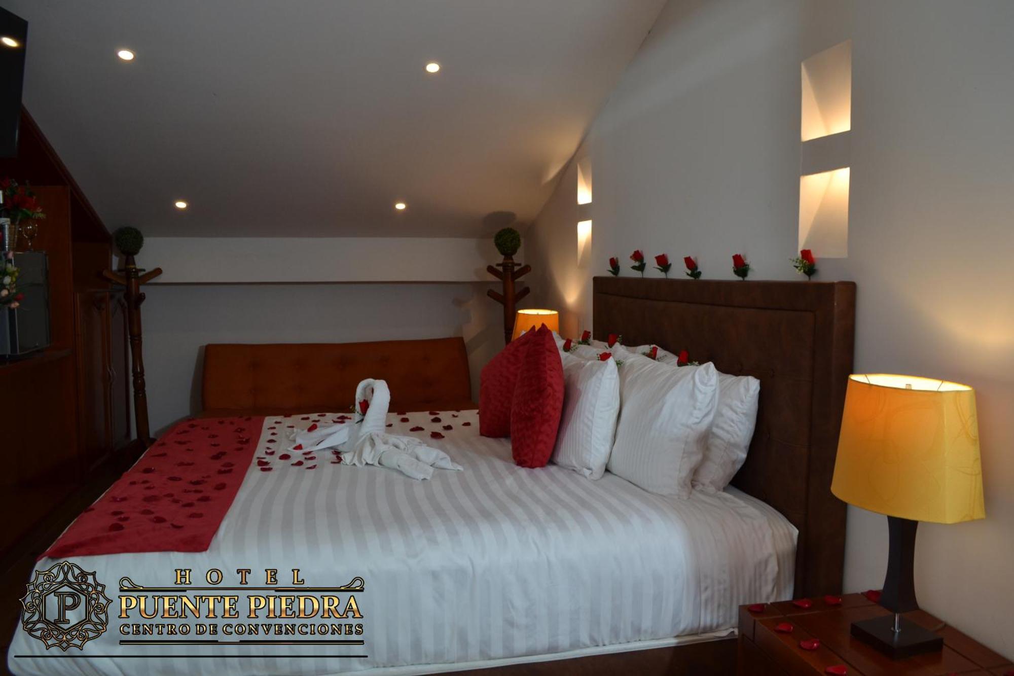 Hotel Puente Piedra บียาเดเลย์บา ภายนอก รูปภาพ
