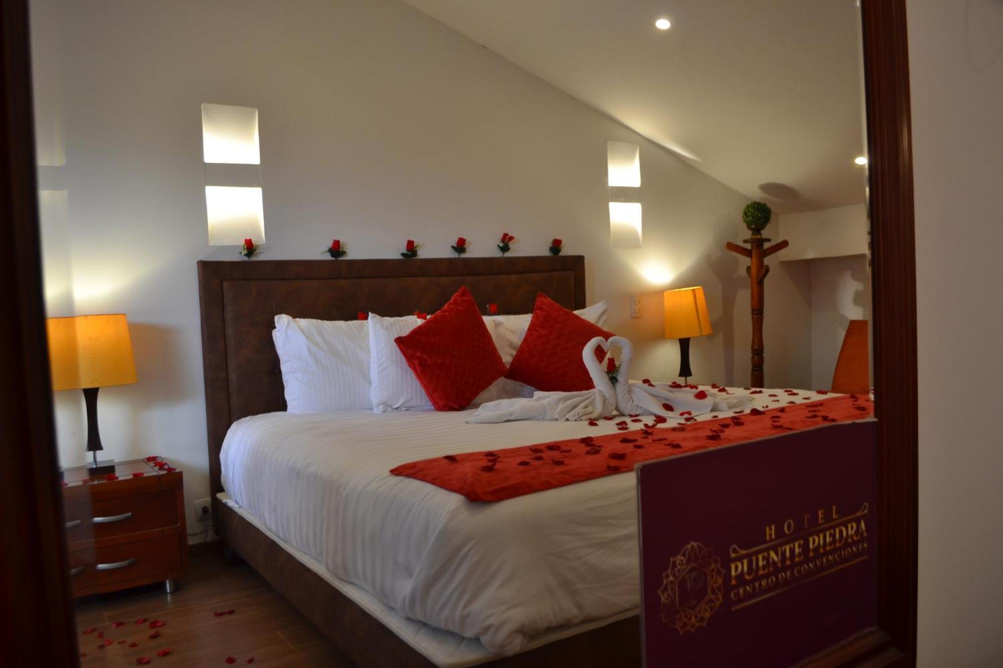 Hotel Puente Piedra บียาเดเลย์บา ภายนอก รูปภาพ
