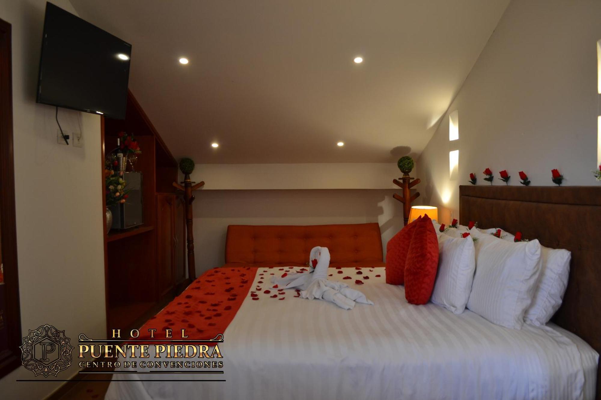 Hotel Puente Piedra บียาเดเลย์บา ภายนอก รูปภาพ