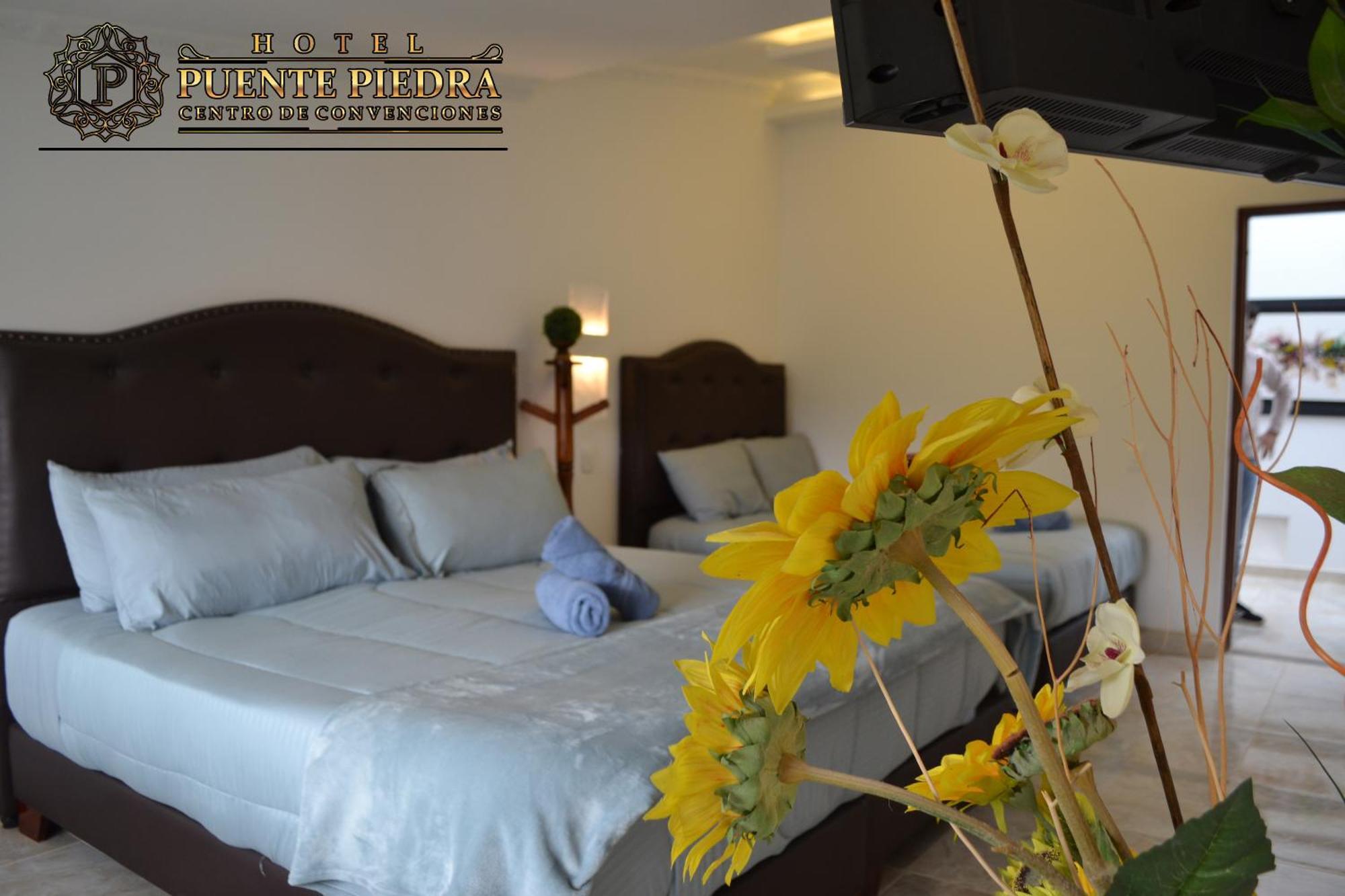 Hotel Puente Piedra บียาเดเลย์บา ภายนอก รูปภาพ