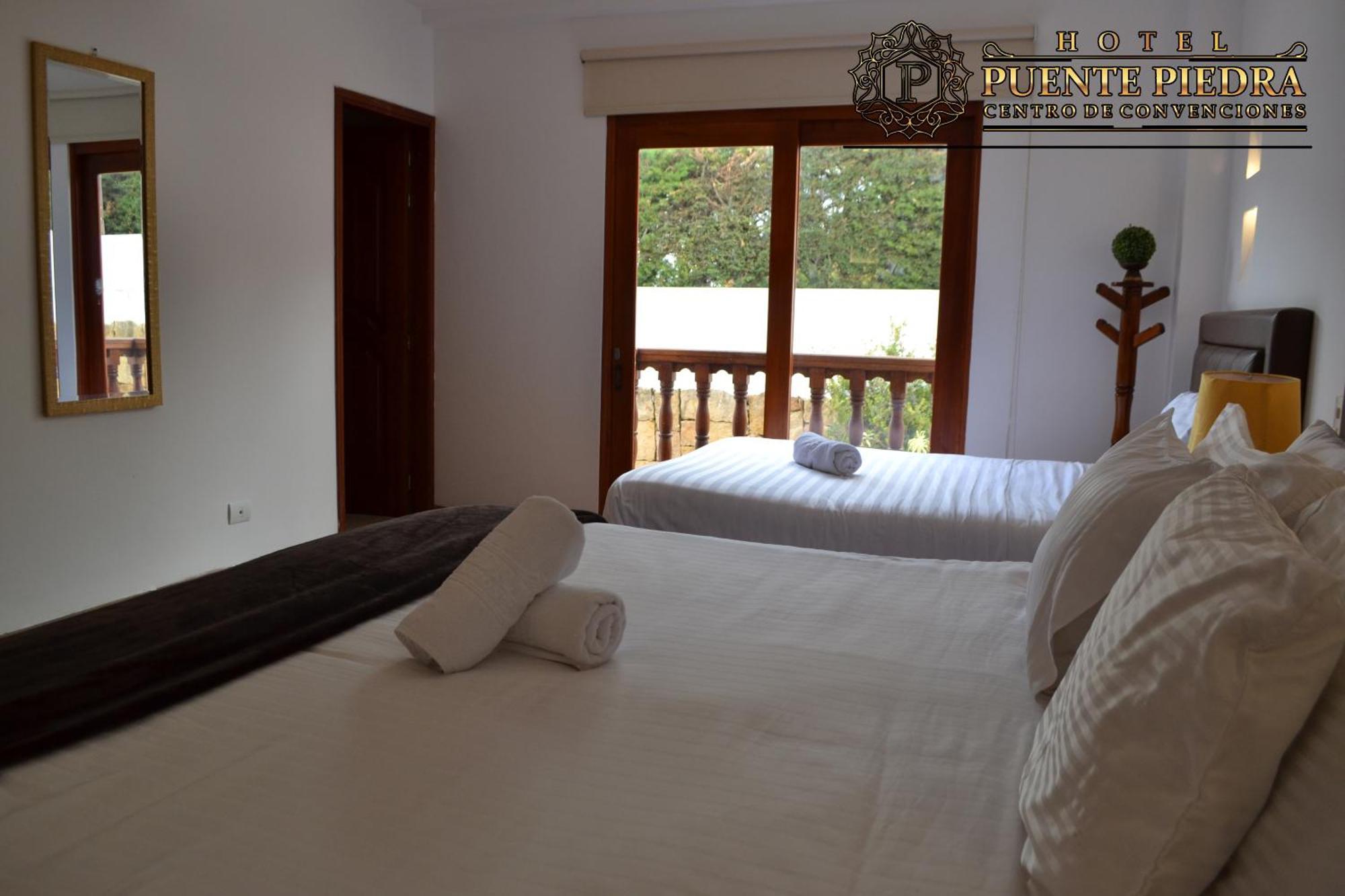 Hotel Puente Piedra บียาเดเลย์บา ภายนอก รูปภาพ