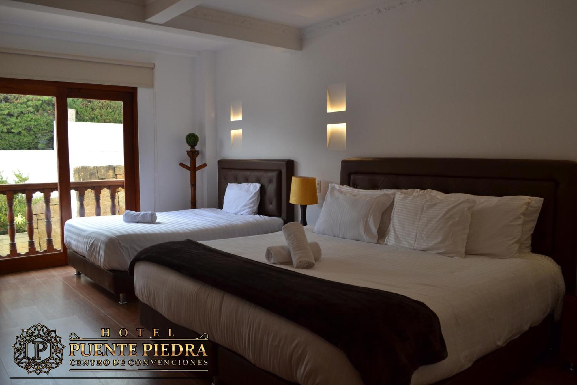 Hotel Puente Piedra บียาเดเลย์บา ภายนอก รูปภาพ